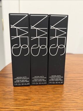 NARS Natural Matte Longwear Foundation - light trio
